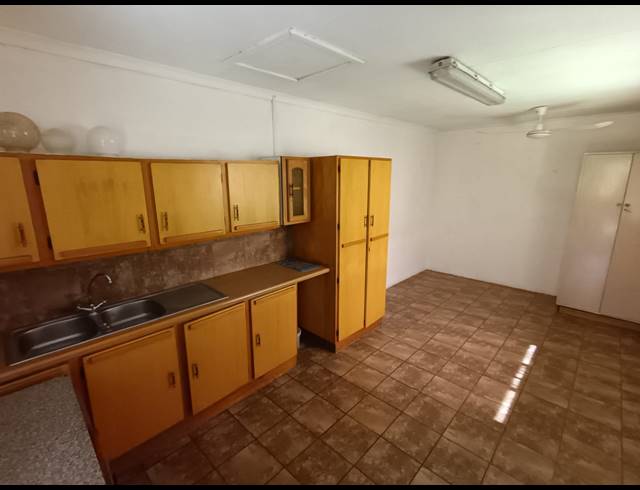 4 BEDROOM HOUSE FOR SALE IN PROTEA PARK